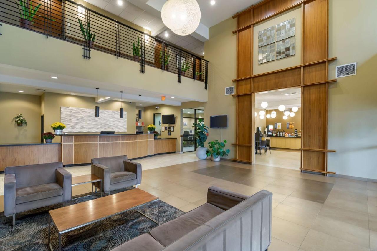 Best Western Plus Lacey Inn & Suites Exterior photo