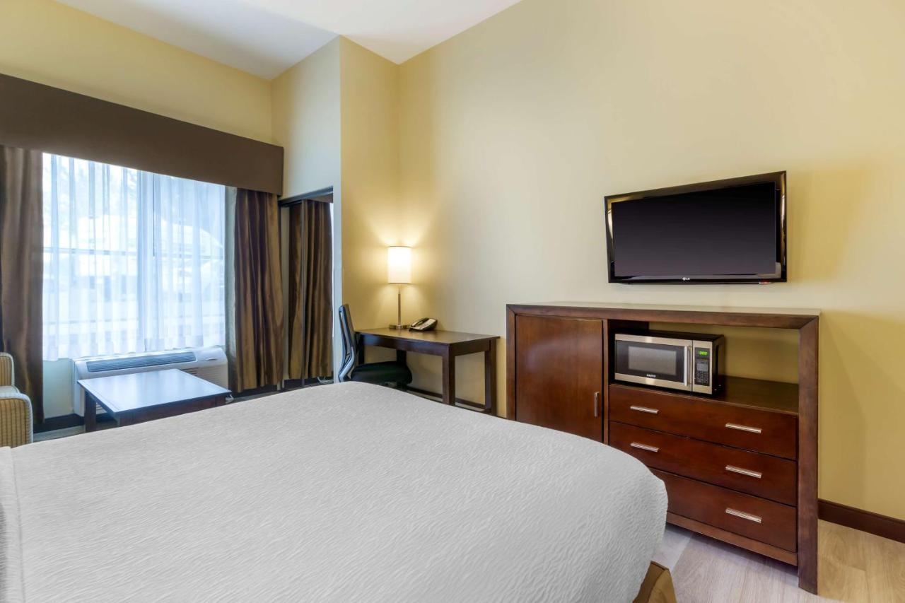Best Western Plus Lacey Inn & Suites Exterior photo